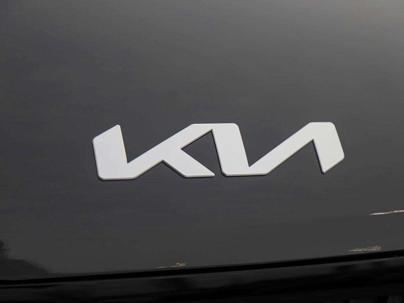 2026 Kia Carnival LX FWD