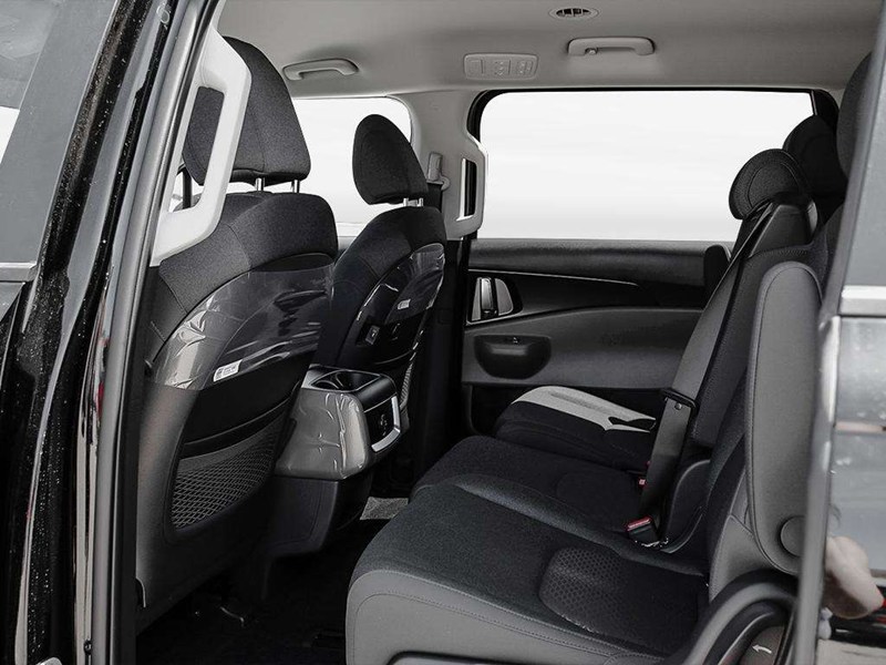 2026 Kia Carnival LX FWD