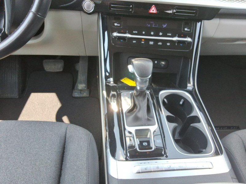 2024 Kia Carnival LX+ FWD