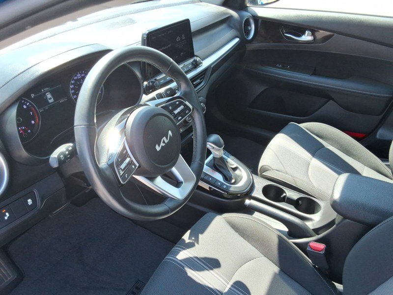 2023 Kia Forte EX IVT