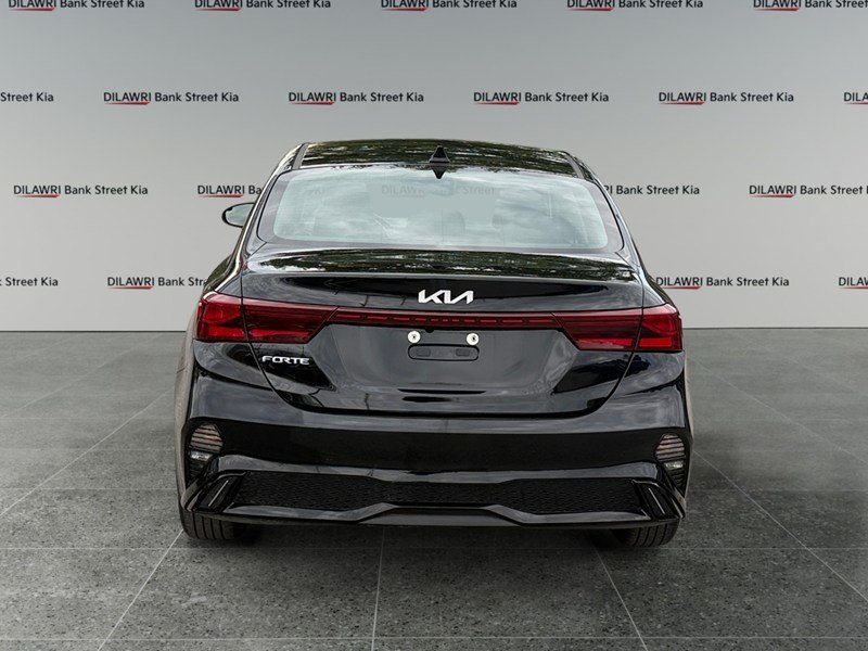 2024 Kia Forte EX IVT