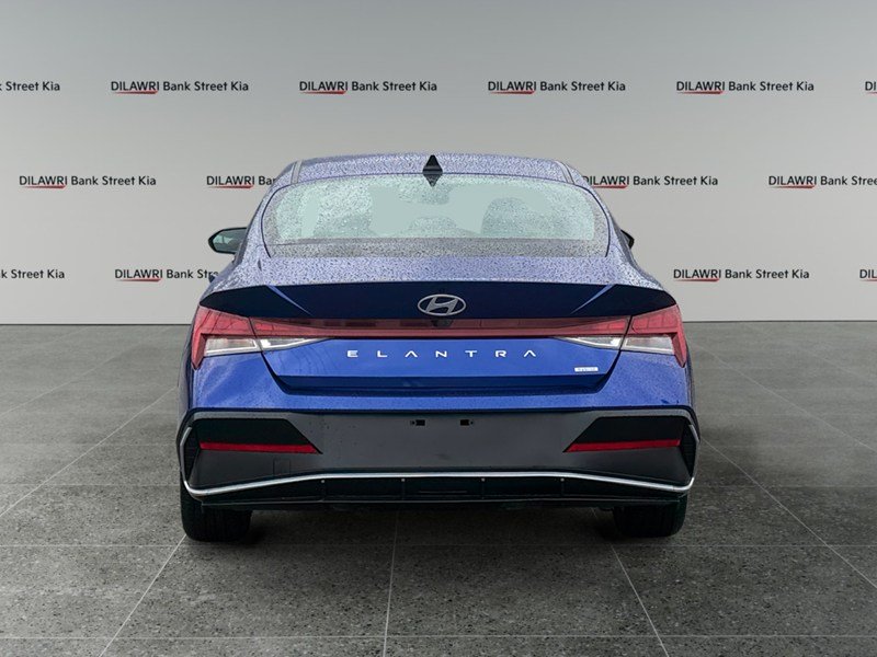 2024 Hyundai Elantra HEV Luxury DCT