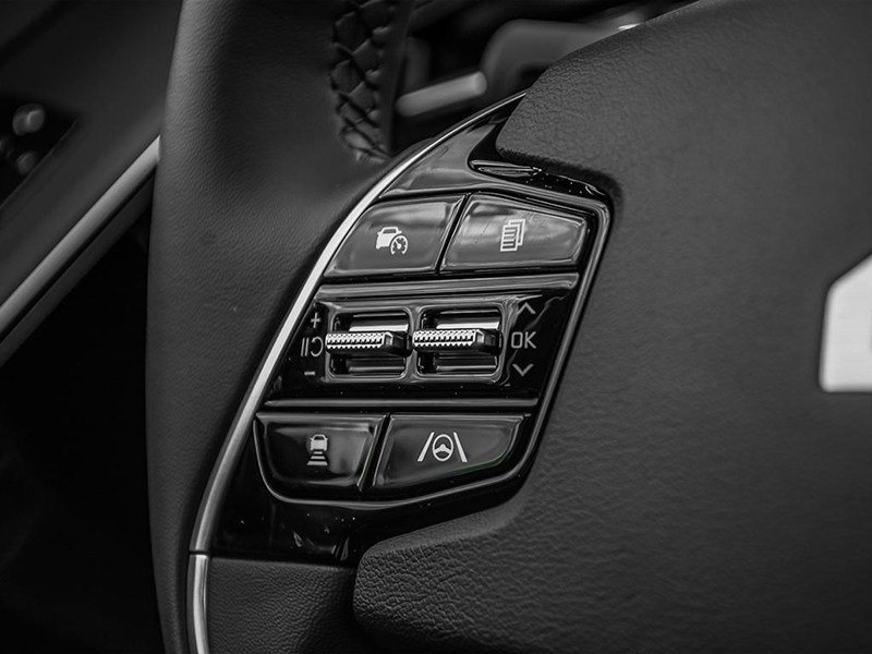 2026 Kia Niro SX FWD