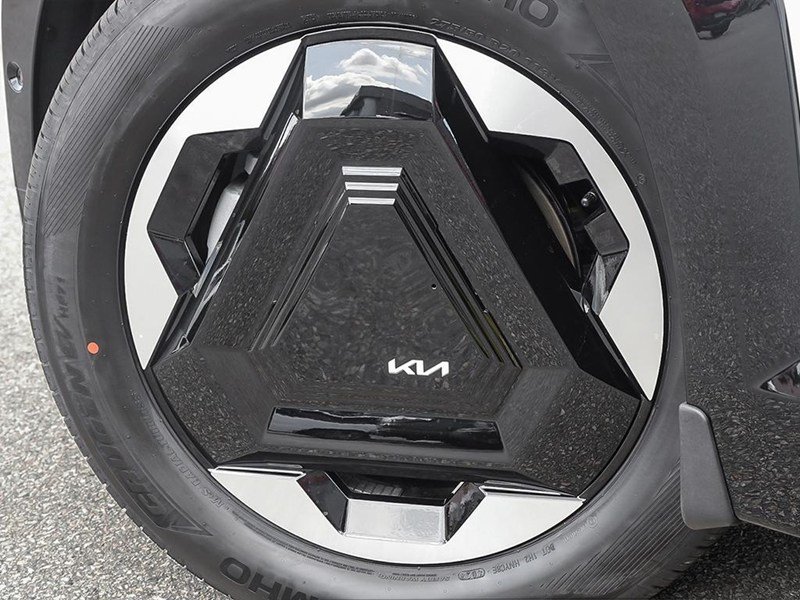 2026 Kia EV9 Land w/Premium Package AWD