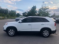 2013 Kia Sorento AWD V6 LX | 2 Sets of Wheels Included!