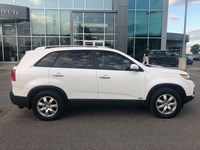 2013 Kia Sorento AWD V6 LX | 2 Sets of Wheels Included!