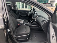 2014 Hyundai Tucson GL - 2 Sets of Wheels Included!