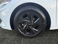 2022 Hyundai Elantra Preferred IVT