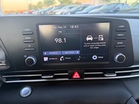 2022 Hyundai Elantra Preferred IVT
