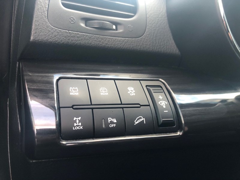 2013 Kia Sorento AWD V6 LX | 2 Sets of Wheels Included!
