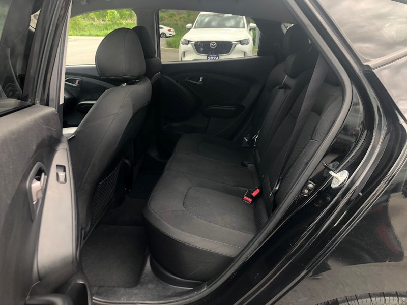 2014 Hyundai Tucson GL - 2 Sets of Wheels Included!