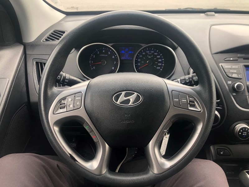 2014 Hyundai Tucson GL - 2 Sets of Wheels Included!