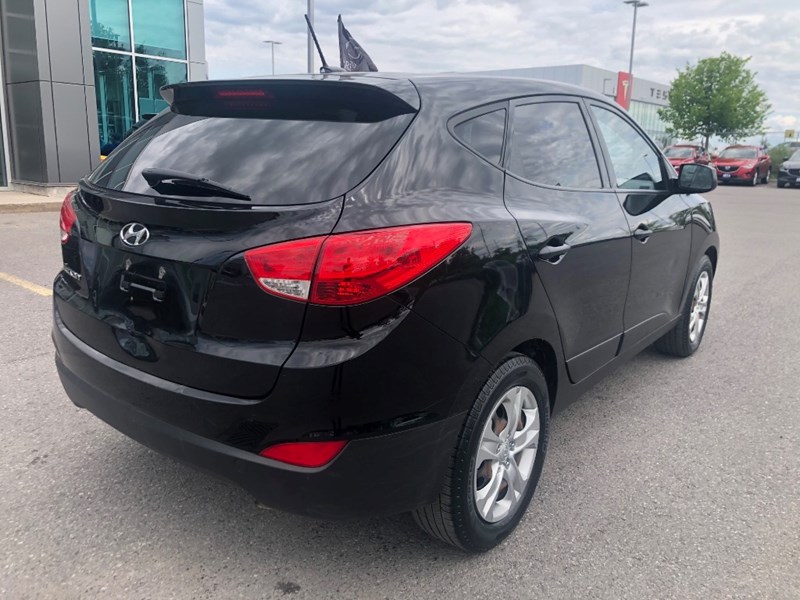 2014 Hyundai Tucson GL - 2 Sets of Wheels Included!