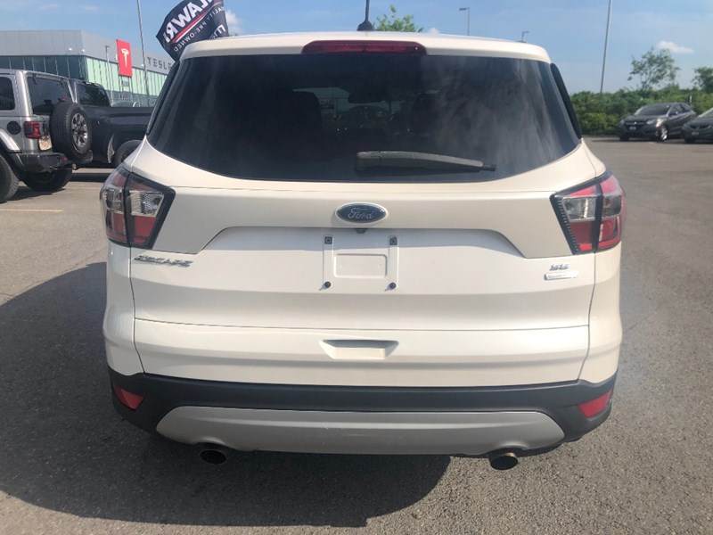 2017 Ford Escape FWD 4dr SE