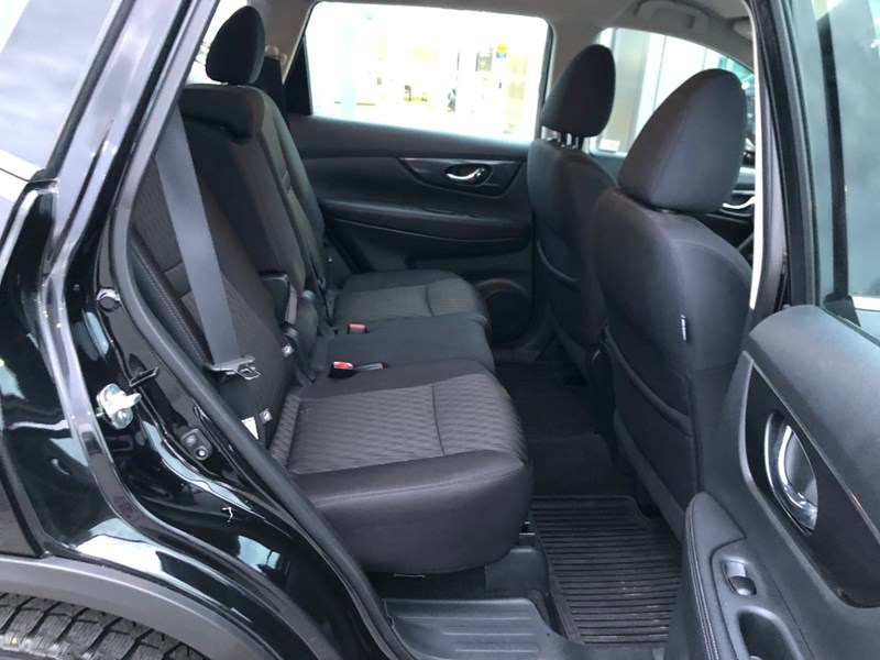 2017 Nissan Rogue FWD 4dr S