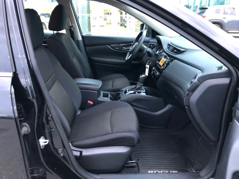 2017 Nissan Rogue FWD 4dr S