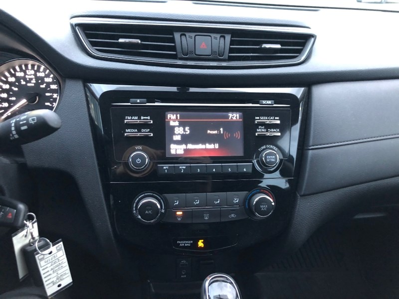 2017 Nissan Rogue FWD 4dr S