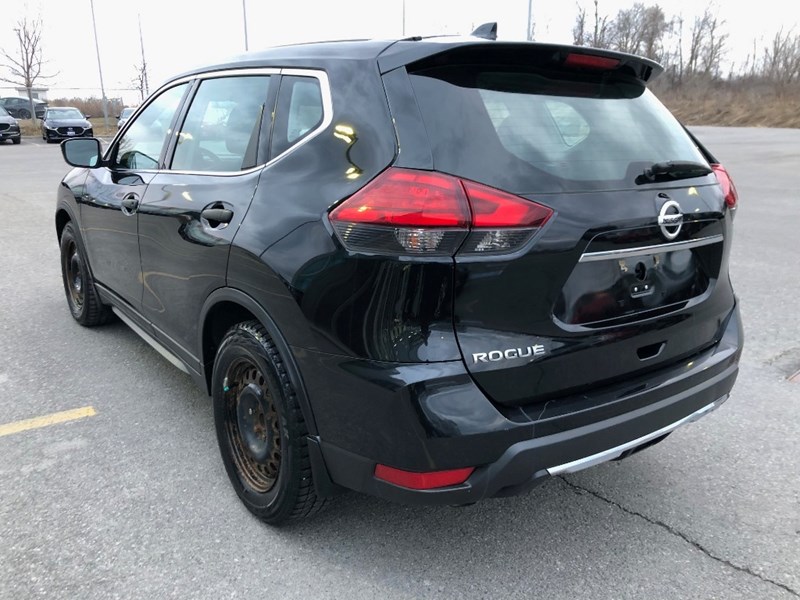 2017 Nissan Rogue FWD 4dr S