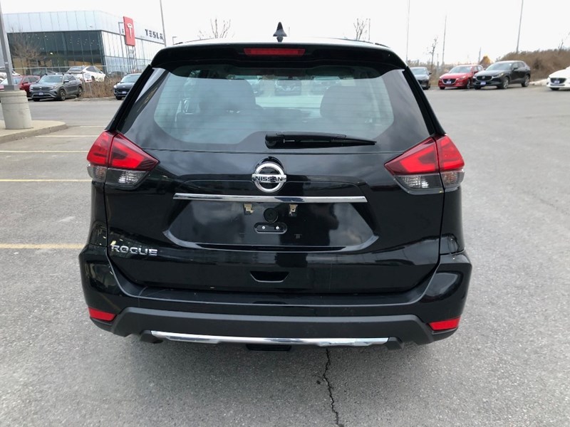 2017 Nissan Rogue FWD 4dr S
