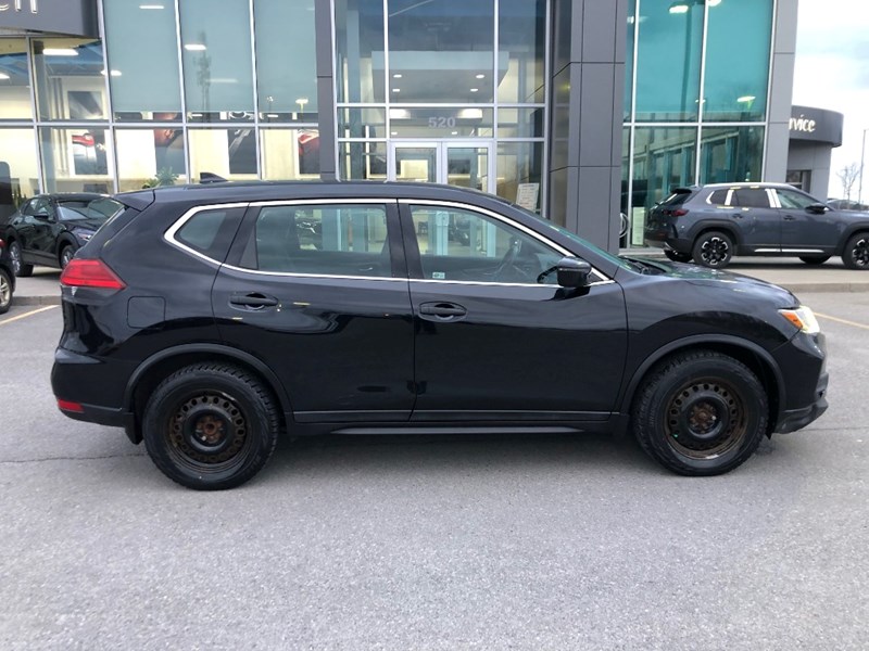 2017 Nissan Rogue FWD 4dr S