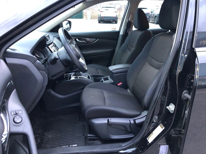 2017 Nissan Rogue FWD 4dr S