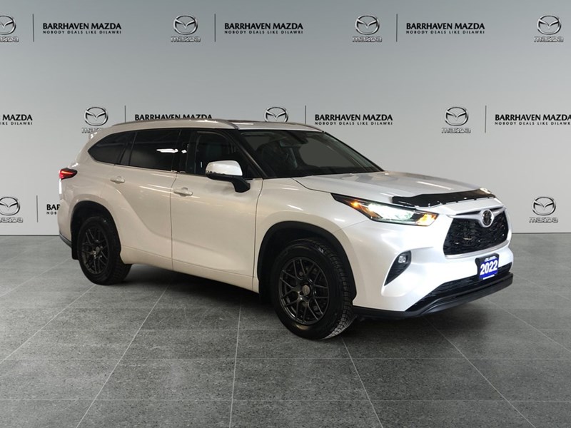 2022 Toyota Highlander XLE AWD - 2 Sets of Wheels Incl.