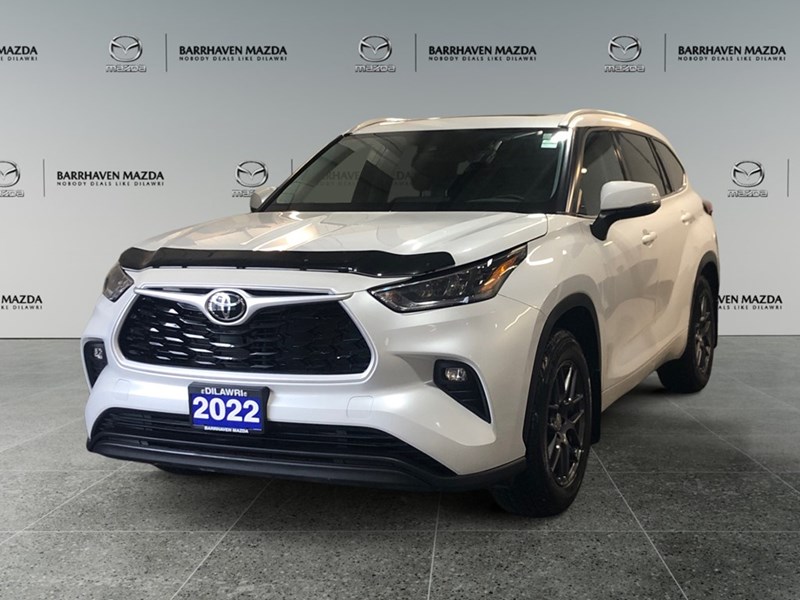 2022 Toyota Highlander XLE AWD - 2 Sets of Wheels Incl.