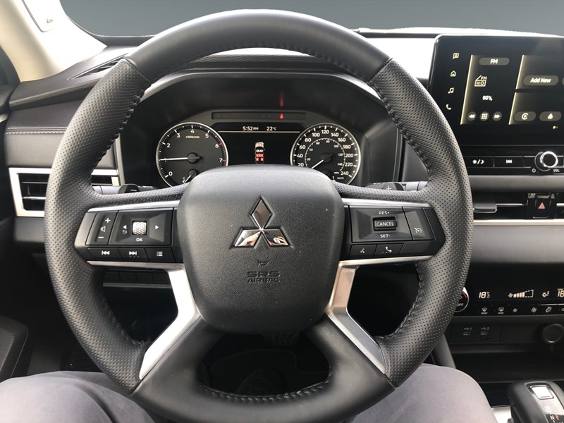 2025 Mitsubishi Outlander ES S-AWC