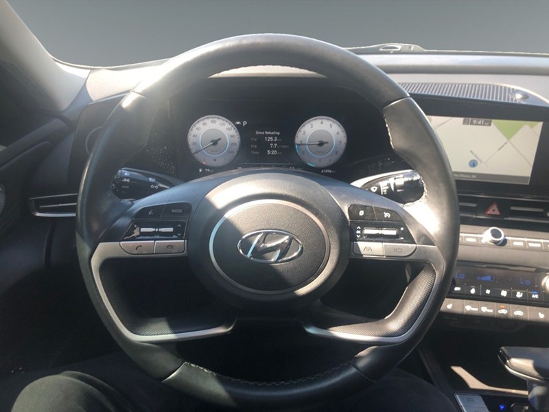 2023 Hyundai Elantra Preferred IVT w/Tech Pkg