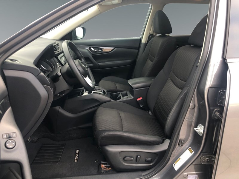 2017 Nissan Rogue AWD 4dr SV