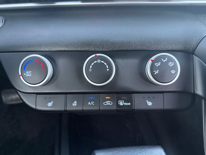 2022 Hyundai Elantra Preferred IVT