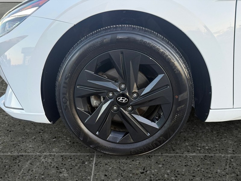 2022 Hyundai Elantra Preferred IVT