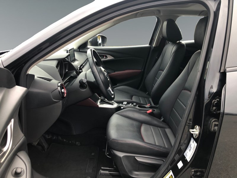 2017 Mazda CX-3 GS Luxury Pkg | Leather & Sunroof