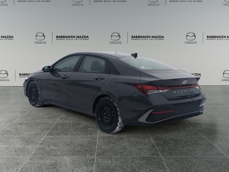 2024 Hyundai Elantra Essential IVT