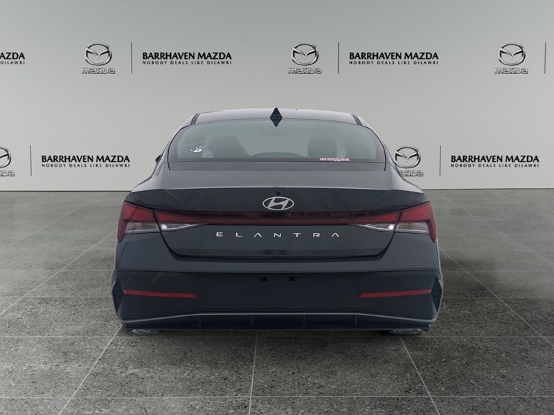 2024 Hyundai Elantra Essential IVT