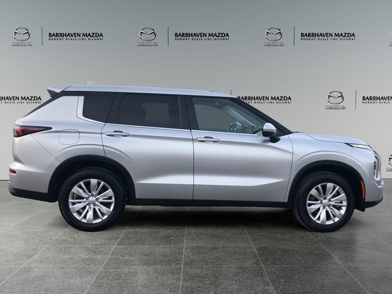 2025 Mitsubishi Outlander ES S-AWC | 7-Passenger