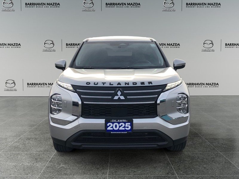 2025 Mitsubishi Outlander ES S-AWC | 7-Passenger