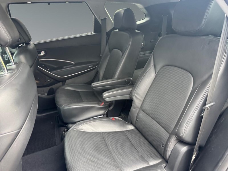 2013 Hyundai Santa Fe XL Limited w/Non Ventilated Front Seats (A6)