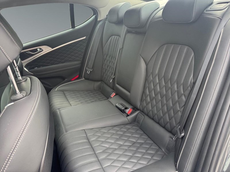 2020 Genesis G70 2.0T Prestige
