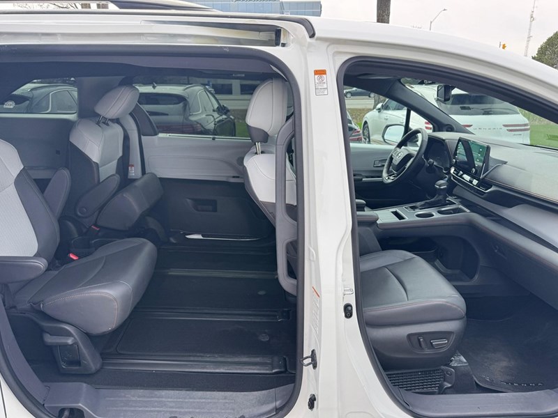 2022 Toyota Sienna Limited 7-Passenger