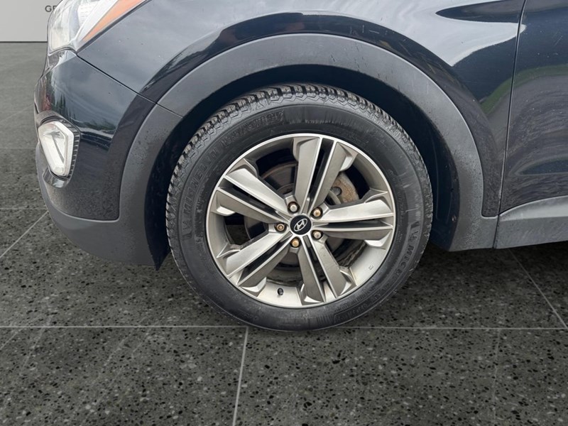 2013 Hyundai Santa Fe XL Limited w/Non Ventilated Front Seats (A6)