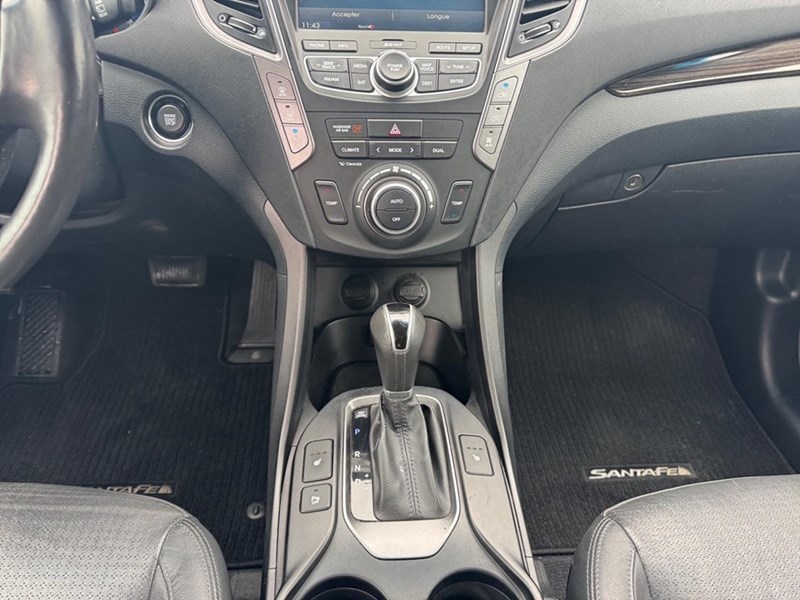 2013 Hyundai Santa Fe XL Limited w/Non Ventilated Front Seats (A6)