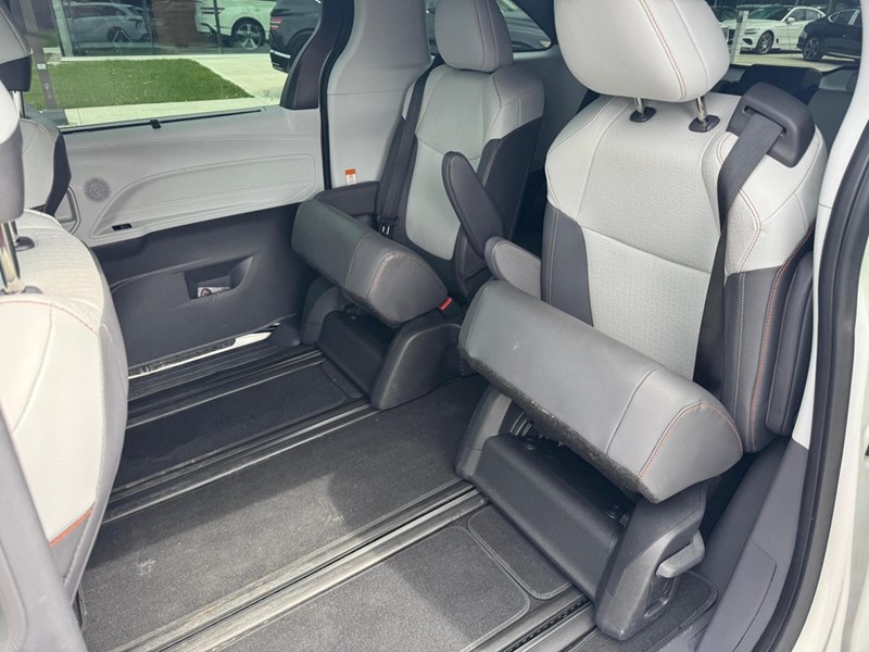 2022 Toyota Sienna Limited 7-Passenger