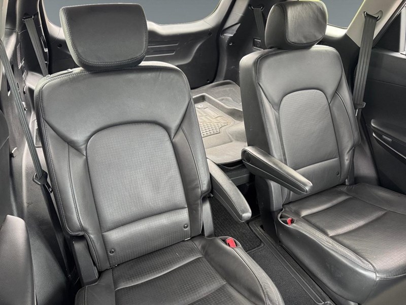 2013 Hyundai Santa Fe XL Limited w/Non Ventilated Front Seats (A6)