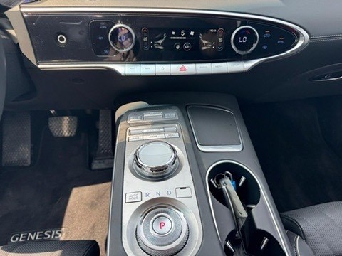 2025 Genesis GV70 2.5T Prestige