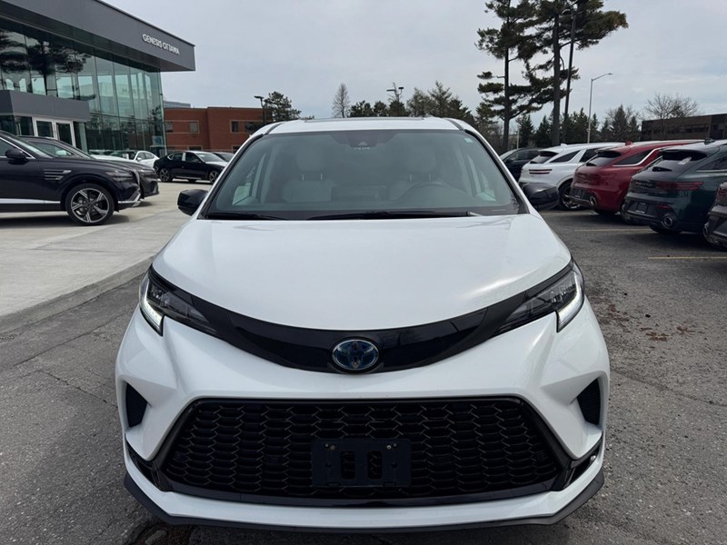 2022 Toyota Sienna Limited 7-Passenger