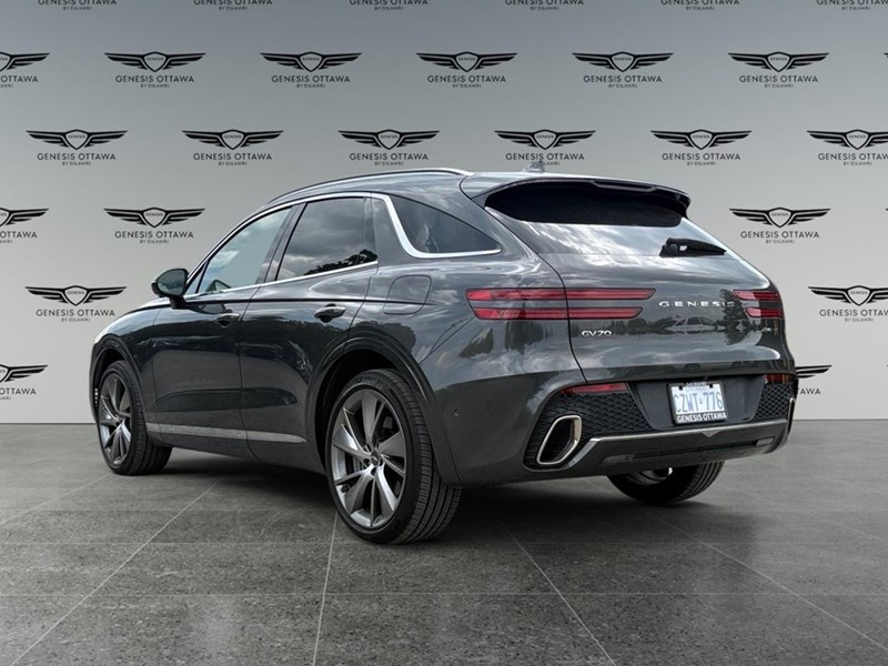 2025 Genesis GV70 2.5T Prestige