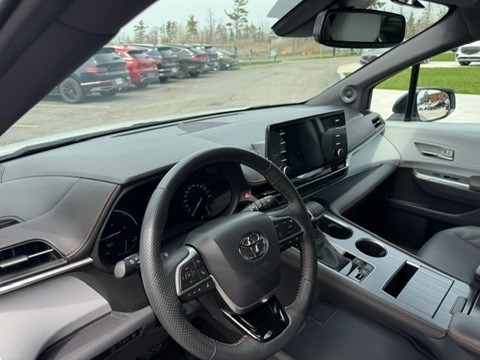 2022 Toyota Sienna Limited 7-Passenger