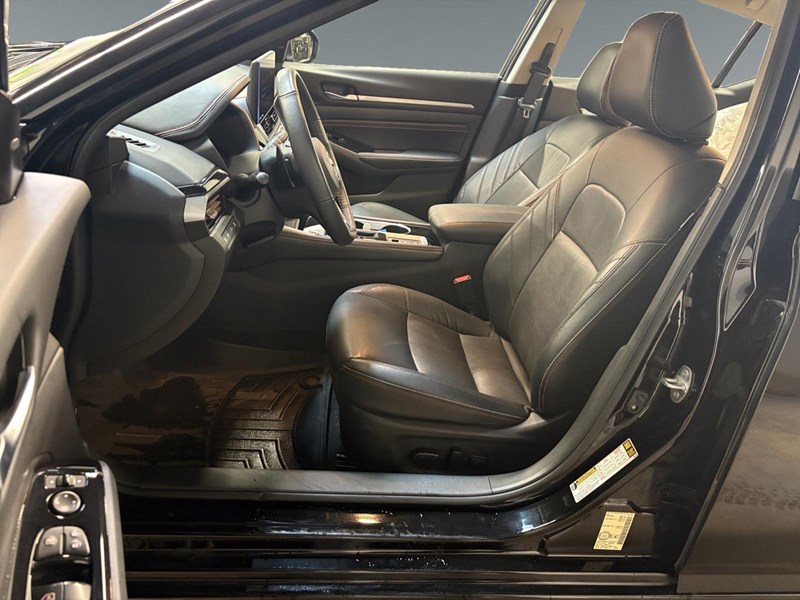 2023 Nissan Altima SR