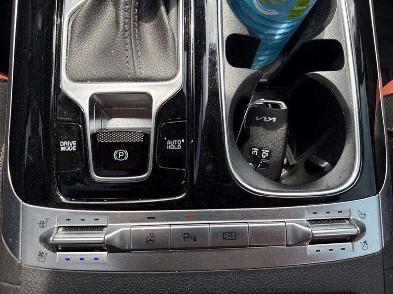 2022 Kia Carnival SX